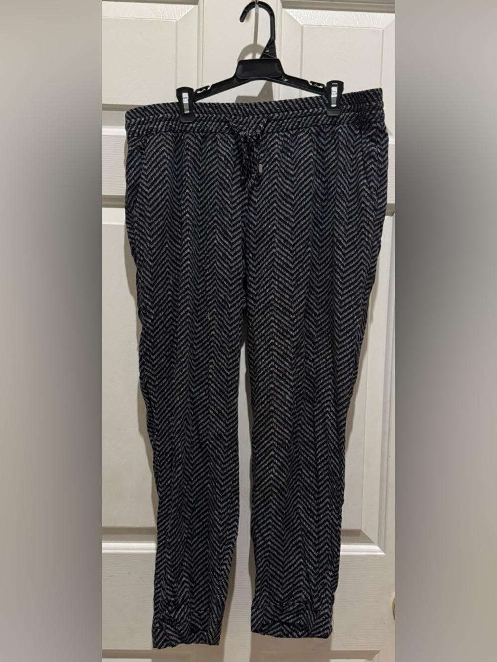 Old Navy pull on pants Size Medium